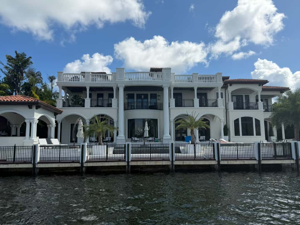 whatsapp image 2025 10 24 at 12.34.25 24603575